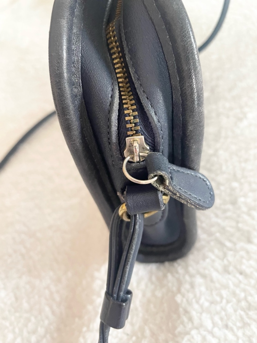 Vintage 80s/90s Coach Abbie Mini Crossbody Bag, Navy Blue Leather - Picture 4 of 10